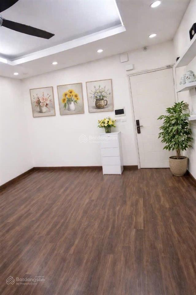 Bán căn hộ x2 đại kim 3 phòng ngủ sổ đỏ chính chủ. giá chỉ 3,490 tỷ có thương lượng sâu!