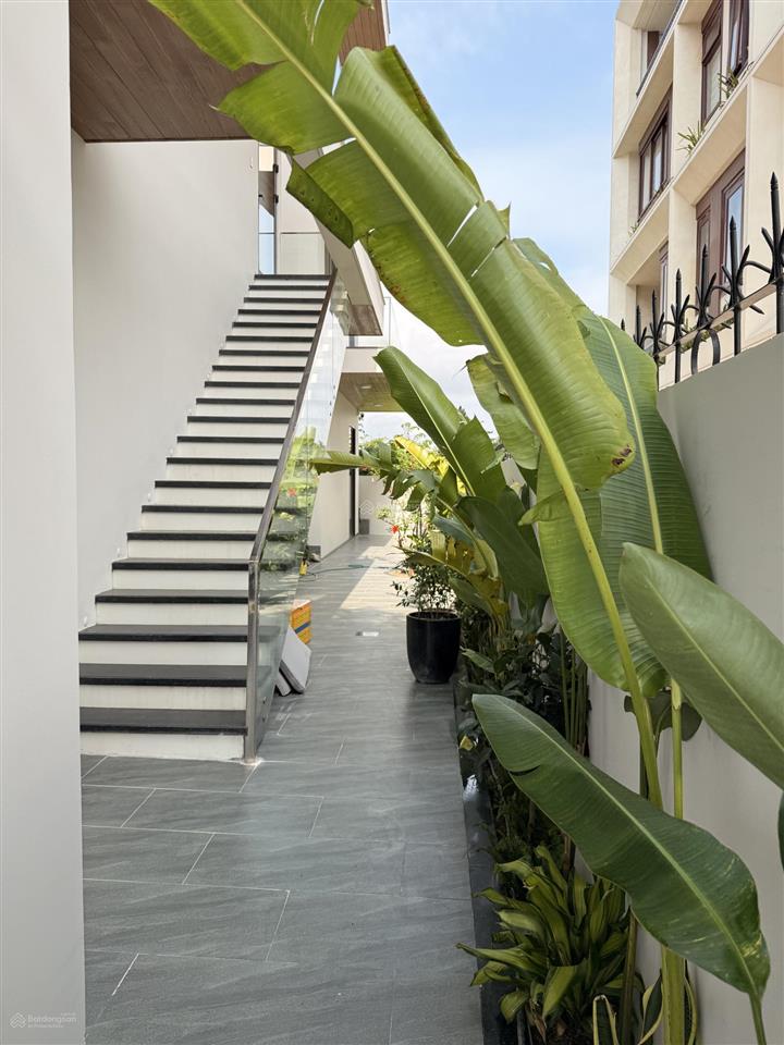 Xuất cảnh cần bán căn biệt thự view sông tại thành phố đà nẵng.