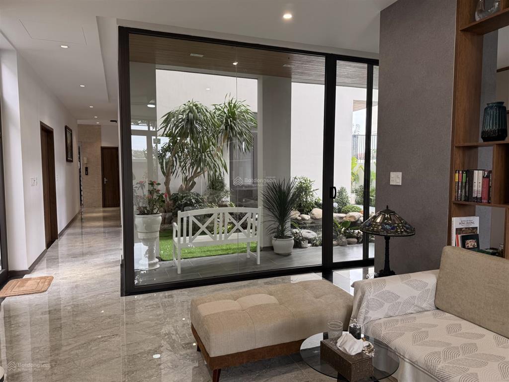 Xuất cảnh cần bán căn biệt thự view sông tại thành phố đà nẵng.