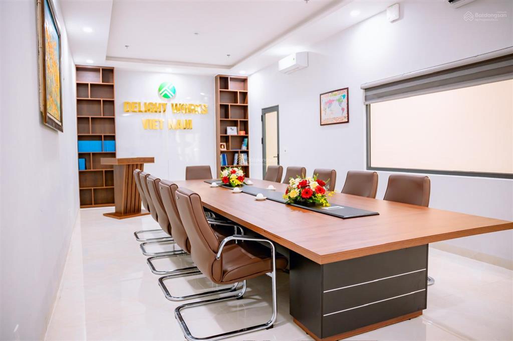 Cho thuê tòa nhà view sông. tiện làm văn phòng công ty, trường mẫu giáo, tt đào tạo, phòng trọ sv.