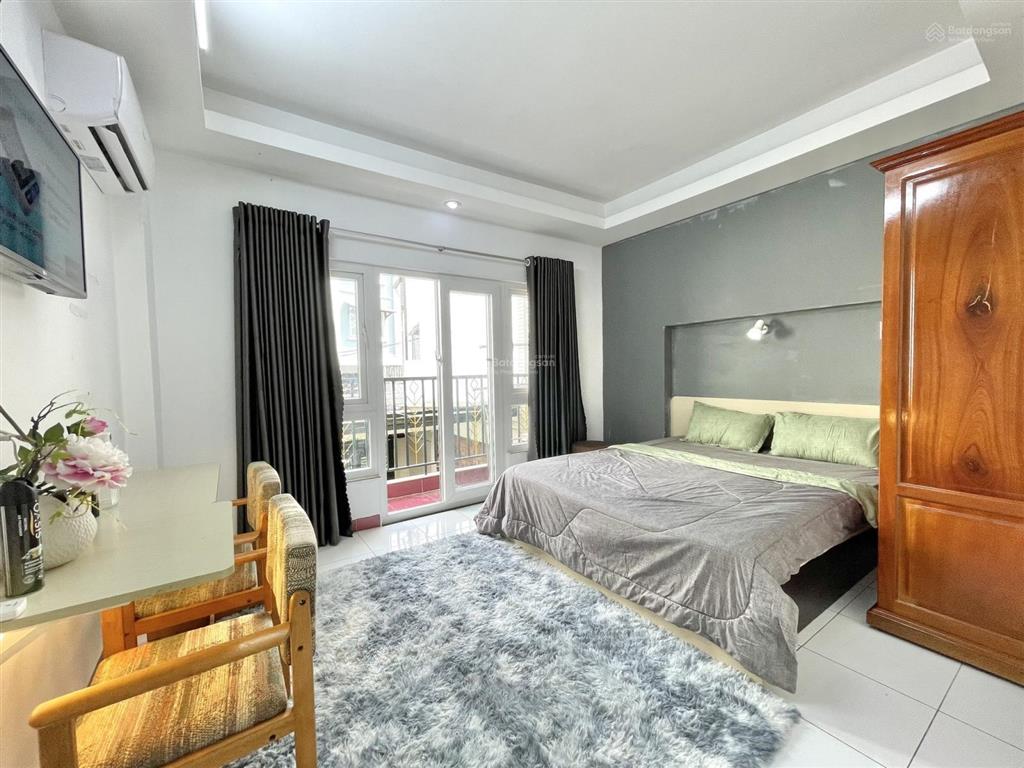 Căn hộ ban công 2pn  bếp riêng full tiện nghi ngay chợ phạm văn hai