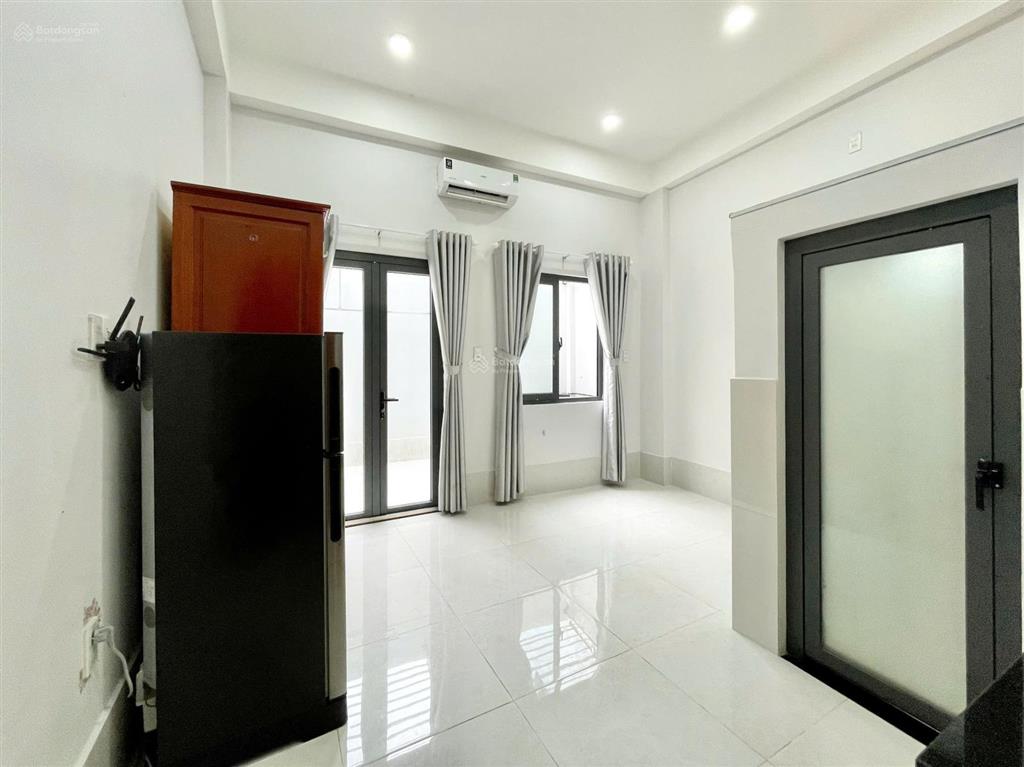 Ngay đh văn lang  phòng an ninh, tiện nghi, ô tô tận nhà