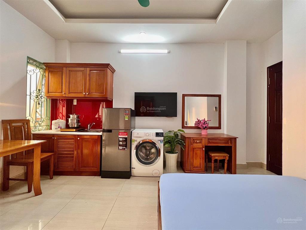 Studio ban công full nội thất  an ninh ngay cầu lê văn sỹ