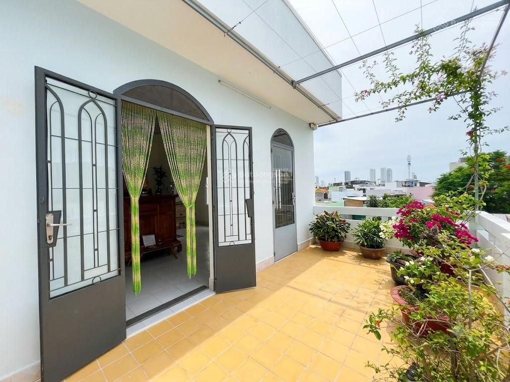 Bán nhà 3 tầng hẻm ô tô đường đồng nai, p. phước hải, nha trang, 9 tỷ, sân đậu ô tô, 8 phút ra biển