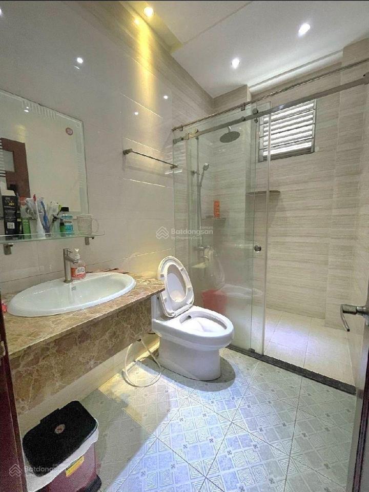 Chỉ 10 tỉ nhỉn.mặt tiền 4 tầng 4x18m kdc bình phú.