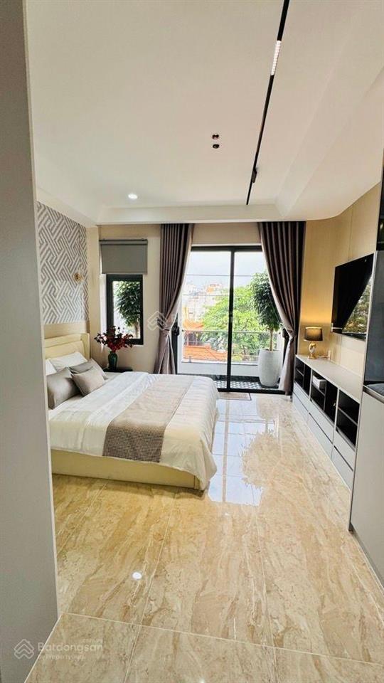 Nhỉn 7 tỉ  cạnh nt phaolo  5 tầng 4x18m full nội thất sang trọng.