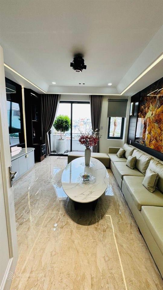 Nhỉn 7 tỉ  cạnh nt phaolo  5 tầng 4x18m full nội thất sang trọng.