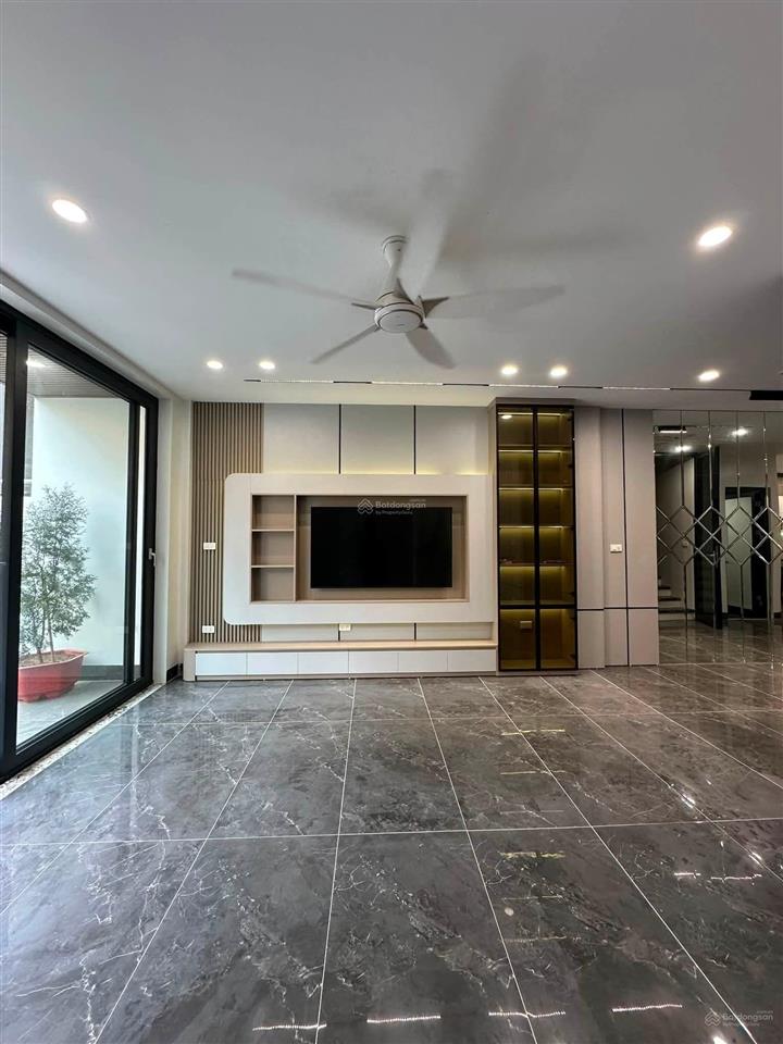 Góc 2 mặt tiền kd bà hom 3 tầng, 6.8x18m. nhỉnh 9 tỷ  dòng tiền 28tr/tháng