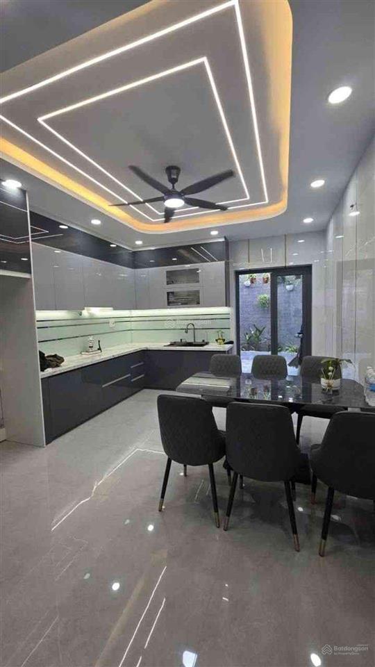 Cạnh aeon tên lửa  nhà 4x20m thang máy 5 tầng full nội thất. chỉ 8 tỷ hơn