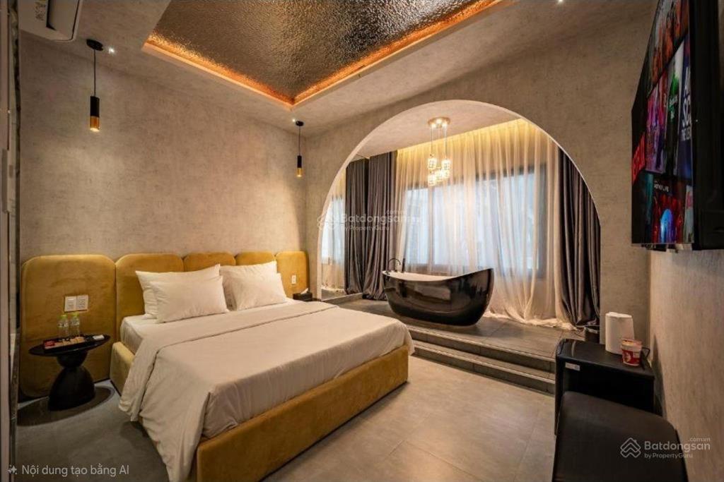 Bán khách sạn cao cấp 2400m2 khu tên lửa. chỉ 6x tỷ