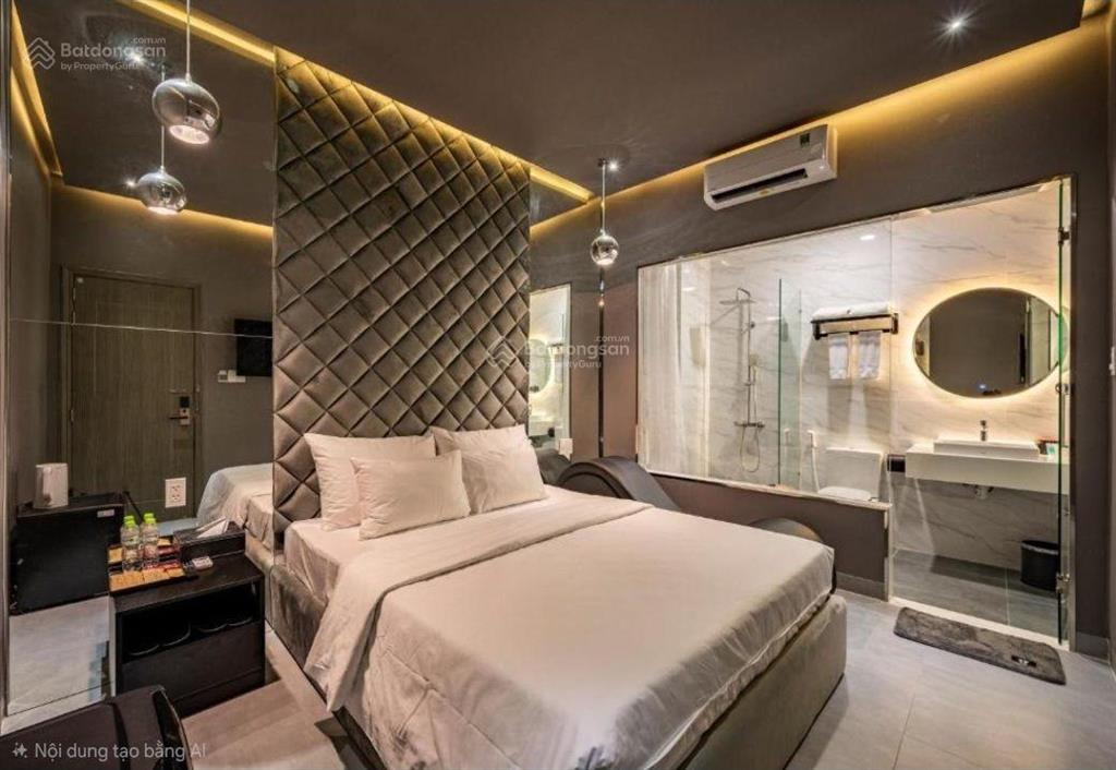 Bán khách sạn cao cấp 2400m2 khu tên lửa. chỉ 6x tỷ