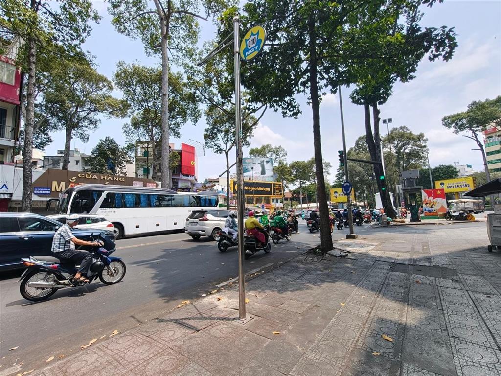 Mặt tiền kd ngô gia tự 4.6x18m ngay trung tâm quận 10. chỉ 2x tỷ