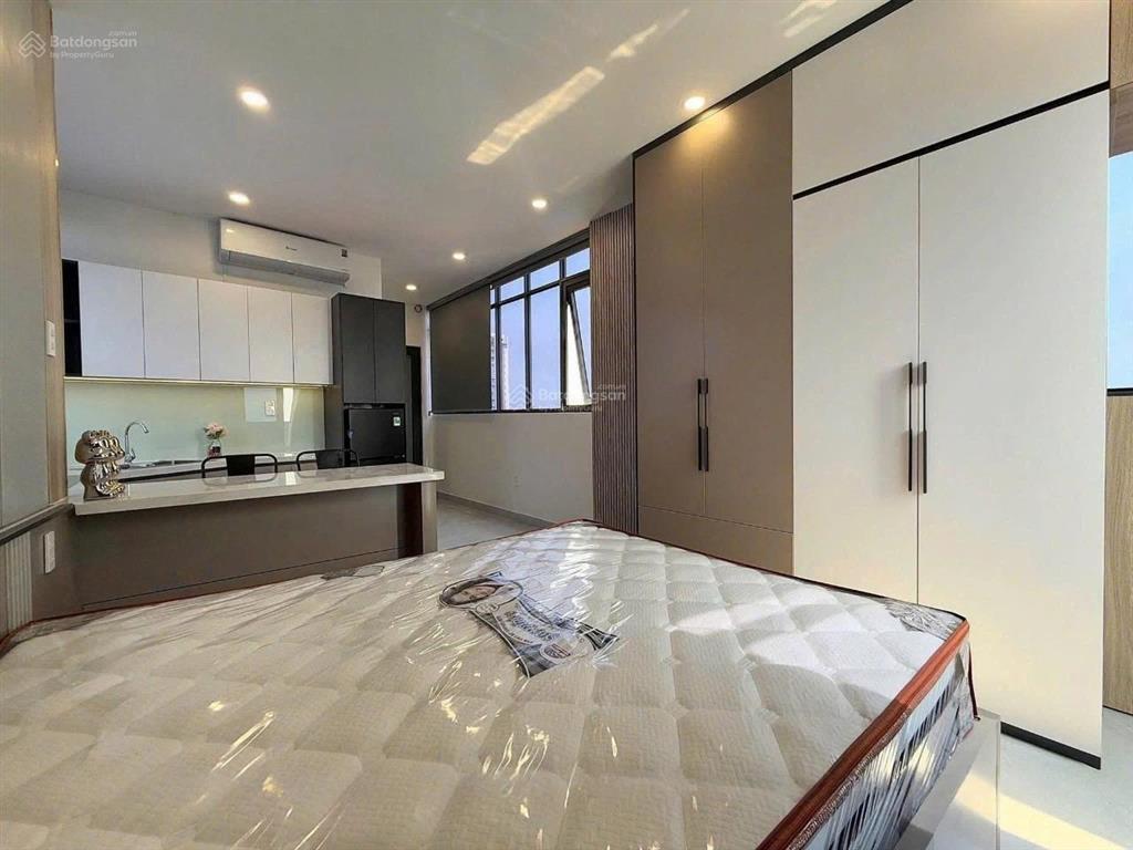 Cho thuê căn studio thiết kế phong cách modern luxury, nội thất sử dụng vật liệu cao cấp, him lam