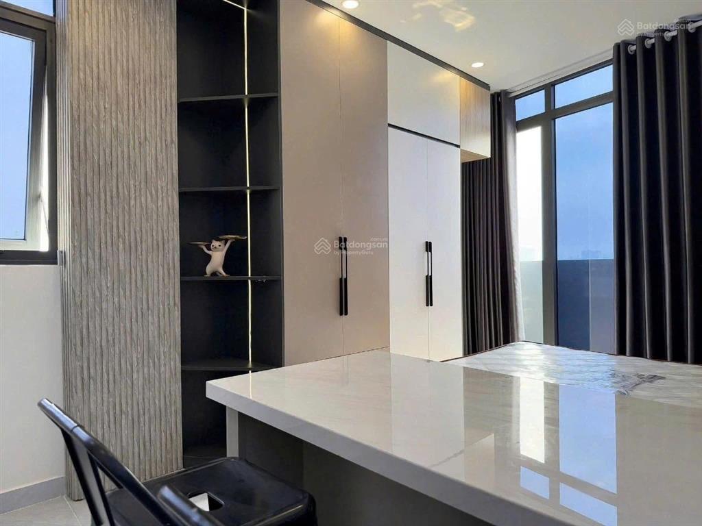 Cho thuê căn studio thiết kế phong cách modern luxury, nội thất sử dụng vật liệu cao cấp, him lam