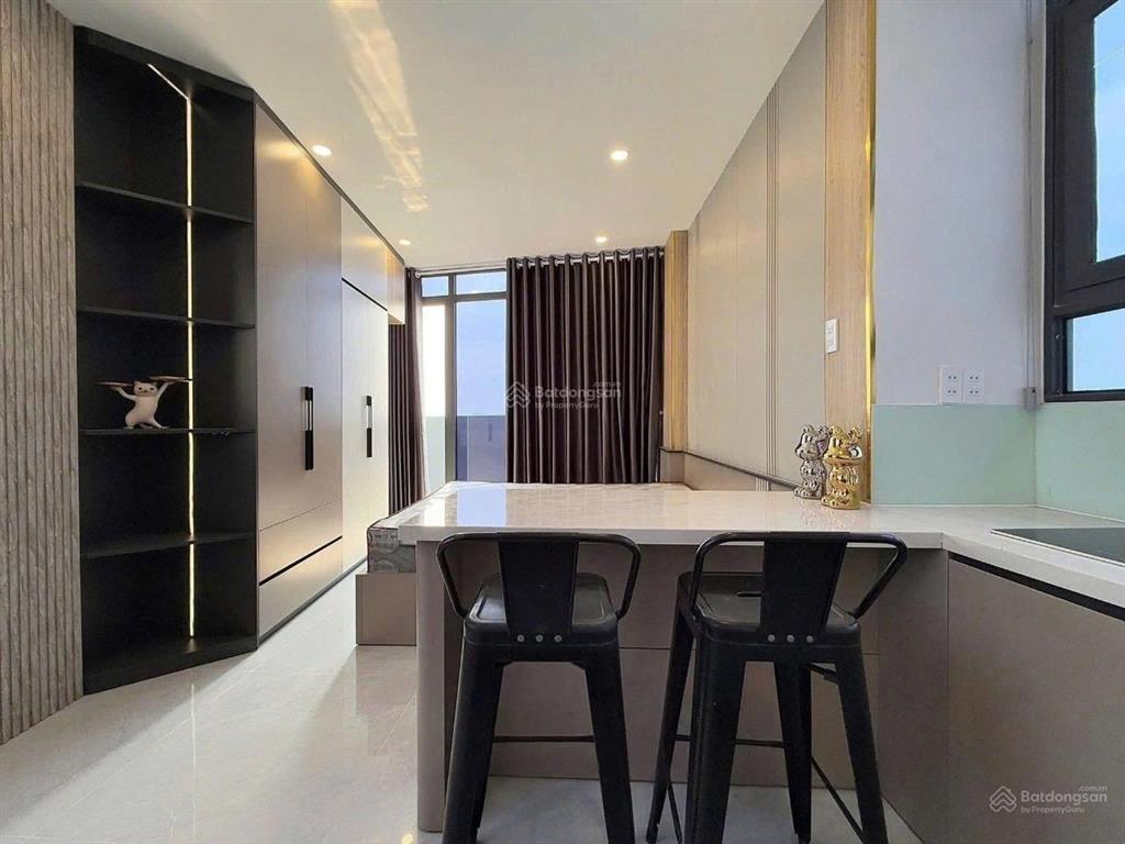 Cho thuê căn studio thiết kế phong cách modern luxury, nội thất sử dụng vật liệu cao cấp, him lam