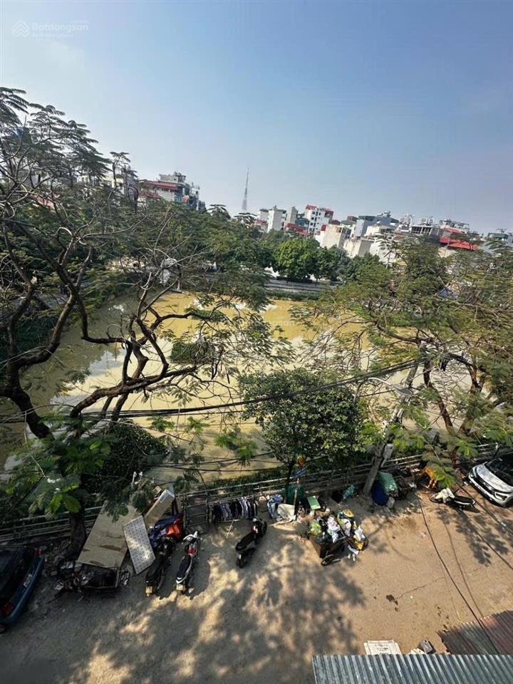Nhà đẹp mặt hồ ô tô tránh thoáng mát gần trường gần chợ thuận tiện đi lại 6 tầng thang máy siêu đẹp
