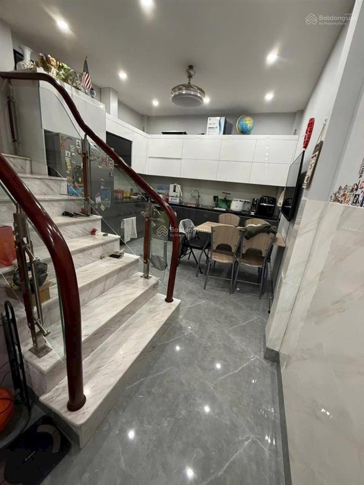 Bán nhà thái hà 43m 5 tầng, 6 phòng ngủ, cách ô tô 30m, nhà dân xây cực chắc chắn dữ tiền cực tốt