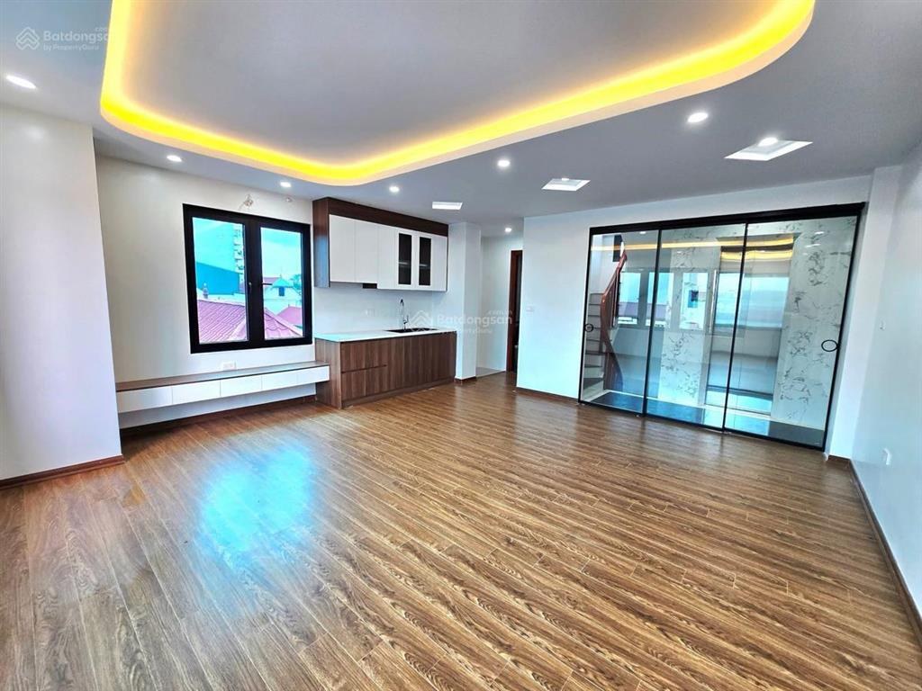 Bán nhà phân lô vành đai 2.5 ô tô tránh, vỉa hè, thang máy, giá trị gia tăng cao, 2 thoáng