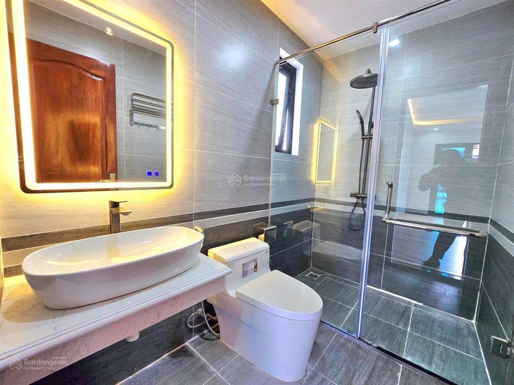 Bán nhà phân lô vành đai 2.5 ô tô tránh, vỉa hè, thang máy, giá trị gia tăng cao, 2 thoáng