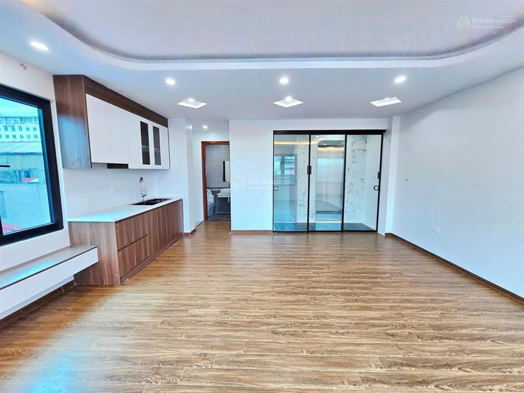 Bán nhà phân lô vành đai 2.5 ô tô tránh, vỉa hè, thang máy, giá trị gia tăng cao, 2 thoáng