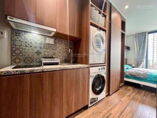 Căn hộ full nội thất giặt sấy riêng ban công  thang máy hầm xe bảo vệ  gần vòng xoay dân chủ q10