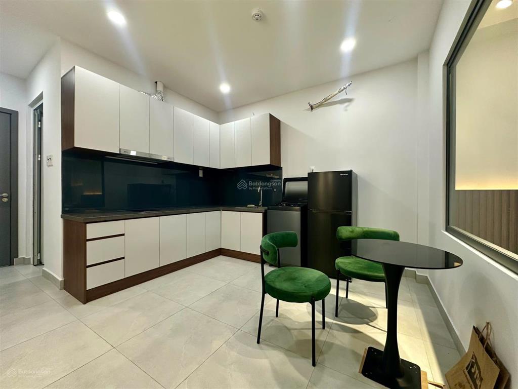 Căn hộ cho thuê 1pn 50m² quận 1 có ban công thoáng, full nội thất, gần công viên lê văn tám