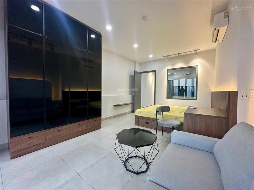 Căn hộ cho thuê 1pn 50m² quận 1 có ban công thoáng, full nội thất, gần công viên lê văn tám