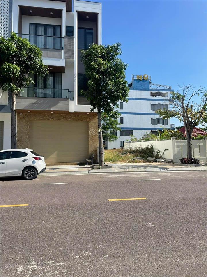 Bán nhà phố khu đại phú gia quy nhơn lô 8 lkt diện tích 81m2 giá 6.6 tỷ