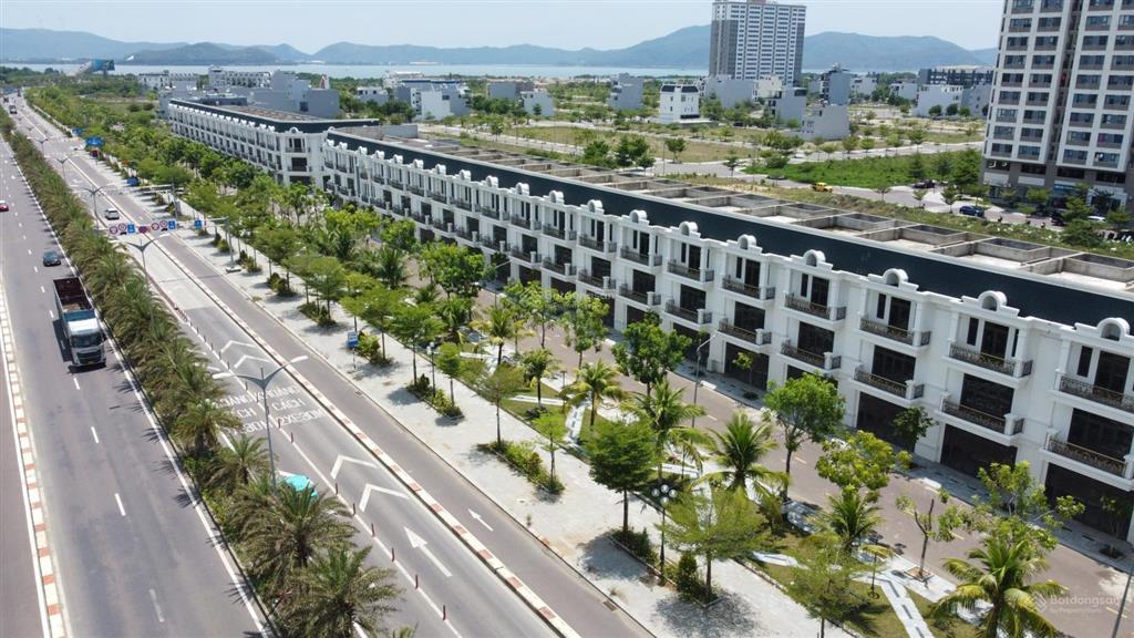 Bán nhà phố 3 tầng kđt b1 an phú thịnh, quy nhơn đông, 134.1m² đất, 331m² sàn, giá 6,95 tỷ