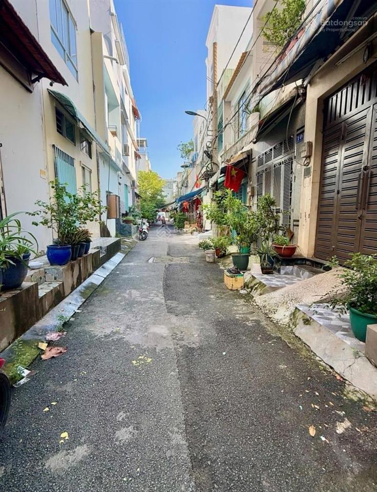 Mặt tiền đẹp  ngay kdc bình phú  tt quận 6  vị trí đẹp  4 tầng btct 30m2  sổ đẹp hc đủ  5.xx