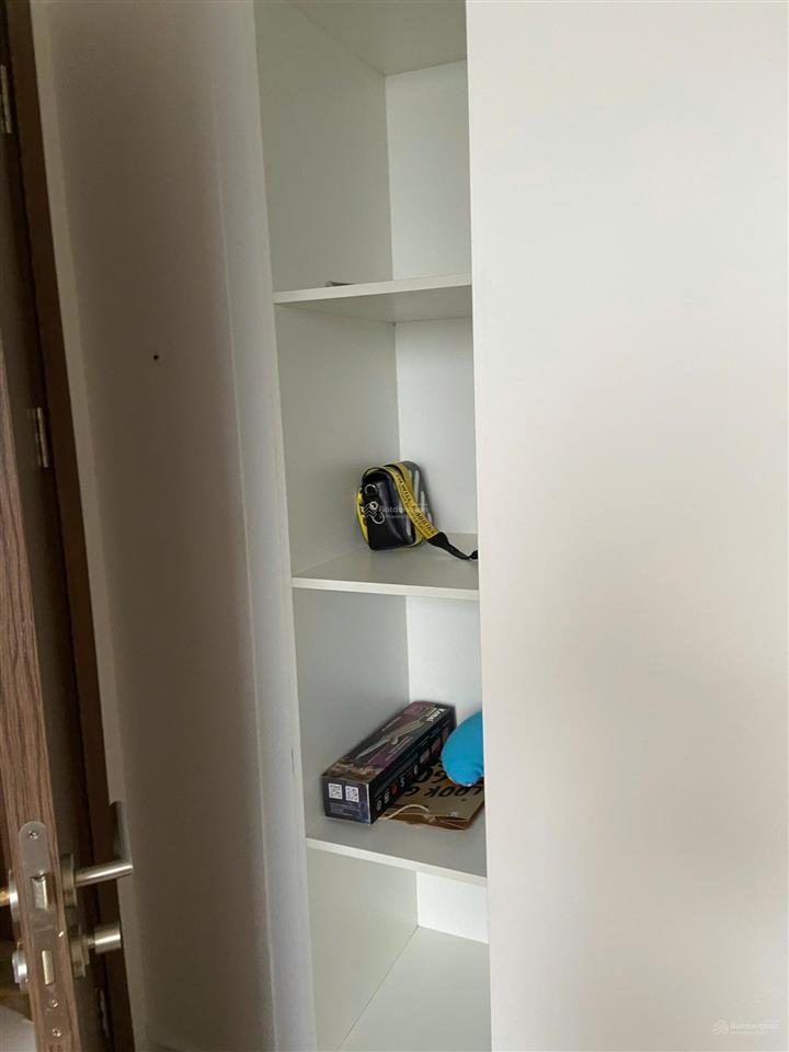 Ngộp bán lỗ 1 tỷ căn hộ 2pn 2wc kingdom101 q10, view q1 độc tôn thời điểm này.  0825 863 ***