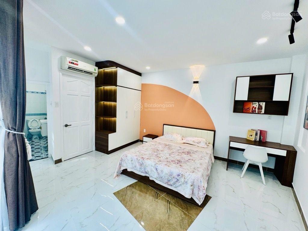 Nhà đẹp 4 tầng 40m2 (4m x 11m)  sát mặt tiền  ngay công viên gia định 7.5 tỷ