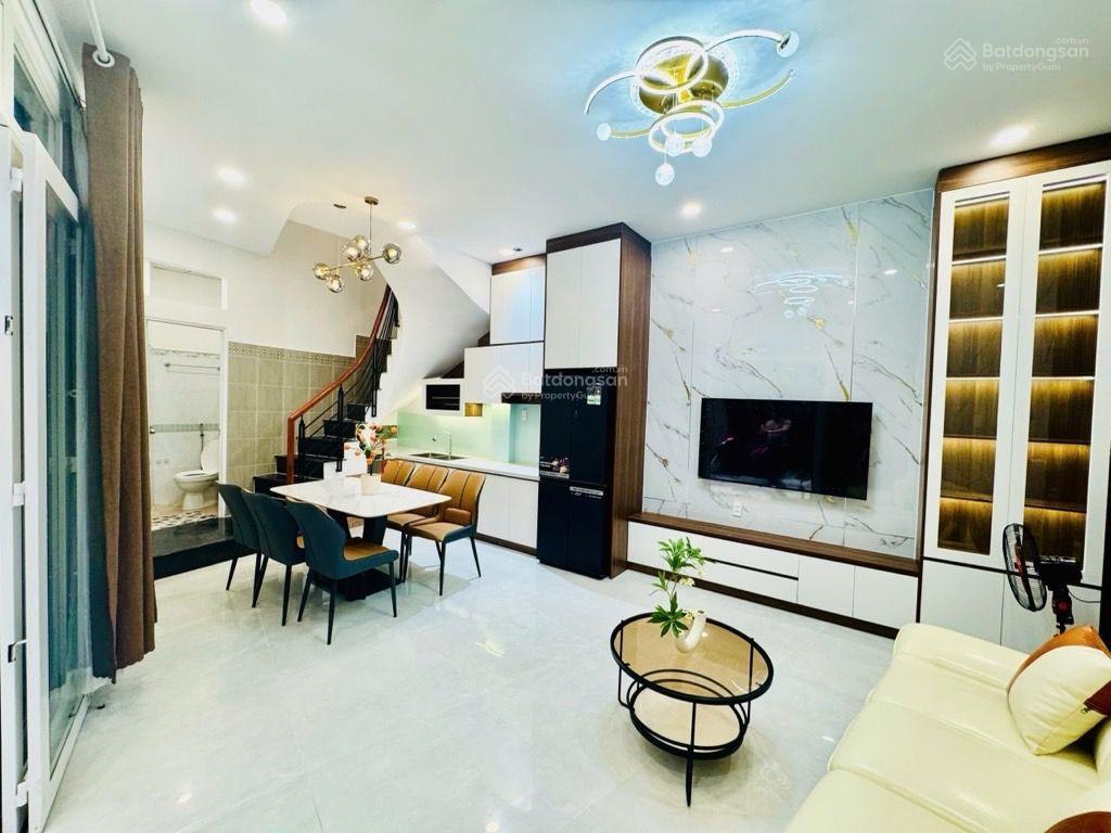 Nhà đẹp 4 tầng 40m2 (4m x 11m)  sát mặt tiền  ngay công viên gia định 7.5 tỷ