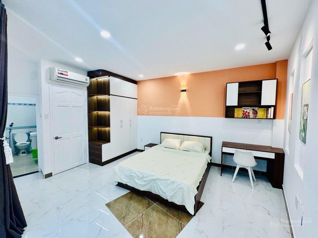 Nhà đẹp 4 tầng 40m2 (4m x 11m)  sát mặt tiền  ngay công viên gia định 7.5 tỷ