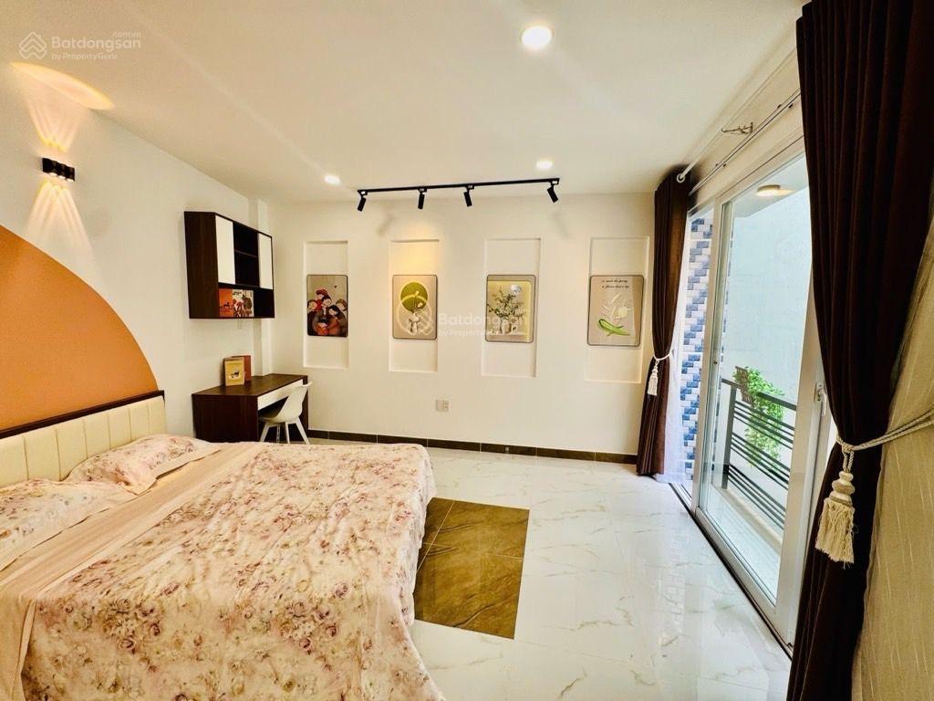 Nhà đẹp 4 tầng 40m2 (4m x 11m)  sát mặt tiền  ngay công viên gia định 7.5 tỷ