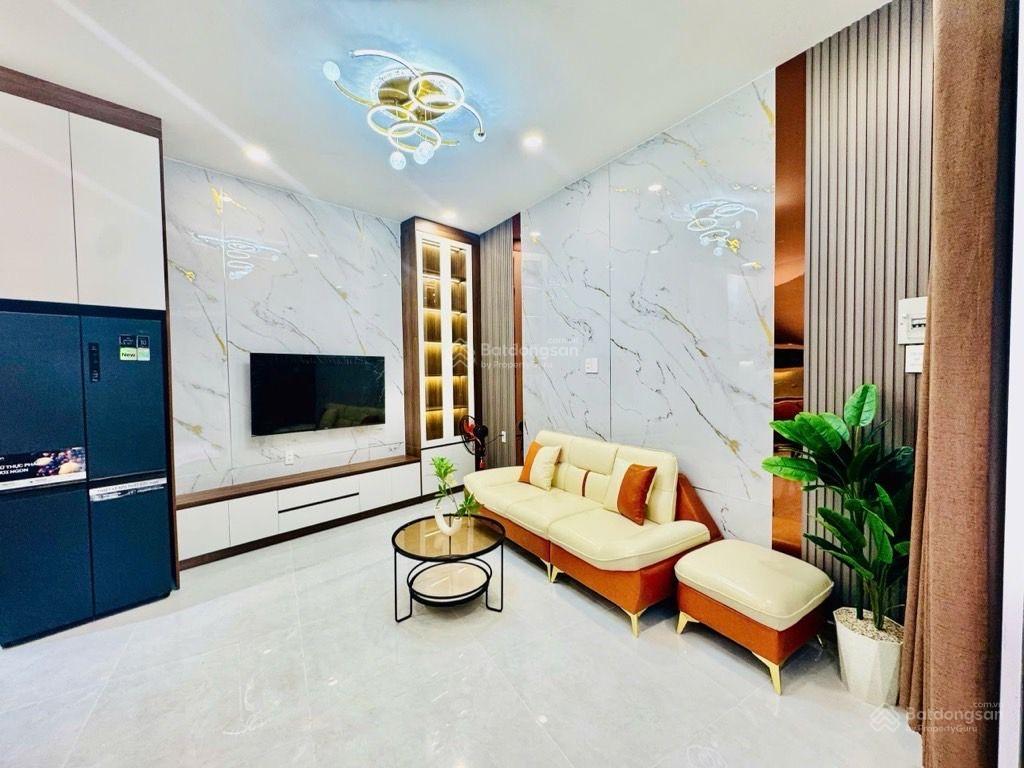 Nhà đẹp 4 tầng 40m2 (4m x 11m)  sát mặt tiền  ngay công viên gia định 7.5 tỷ