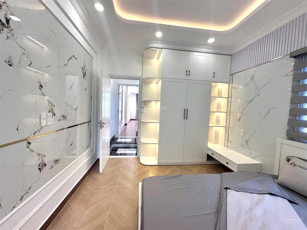 Siêu phẩm phú nhuận 50m2 phan xích long  p3  hẻm 3.5m  nhà 5 tầng btct  nở hậu