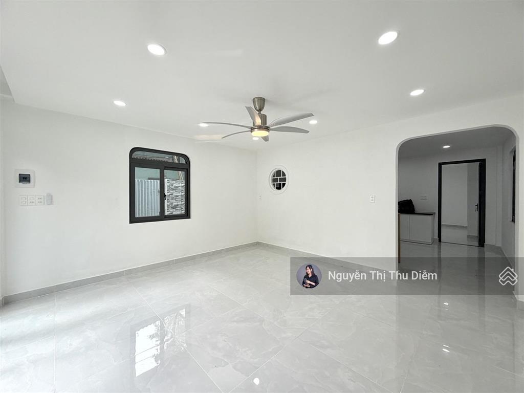 Sát mặt tiền  ngay chợ bà chiểu  66m2 (4.5x14)  2 tầng mới  3 pn  đường trước nhà 8m  7.5 tỷ
