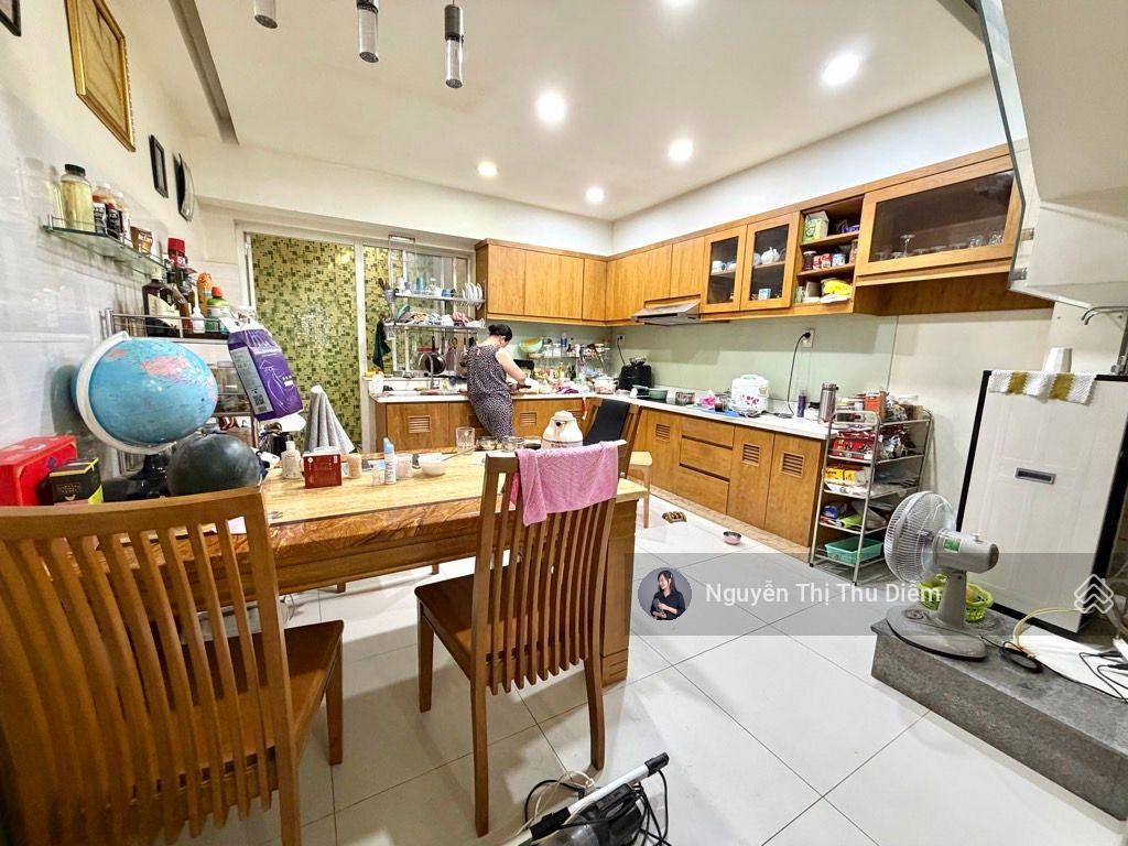 Mặt tiền rạch xuyên tâm  ngay đh văn lang  nhà đẹp 5 tầng  65m2 ( 4m x 16m)  giá 15.4 tỷ