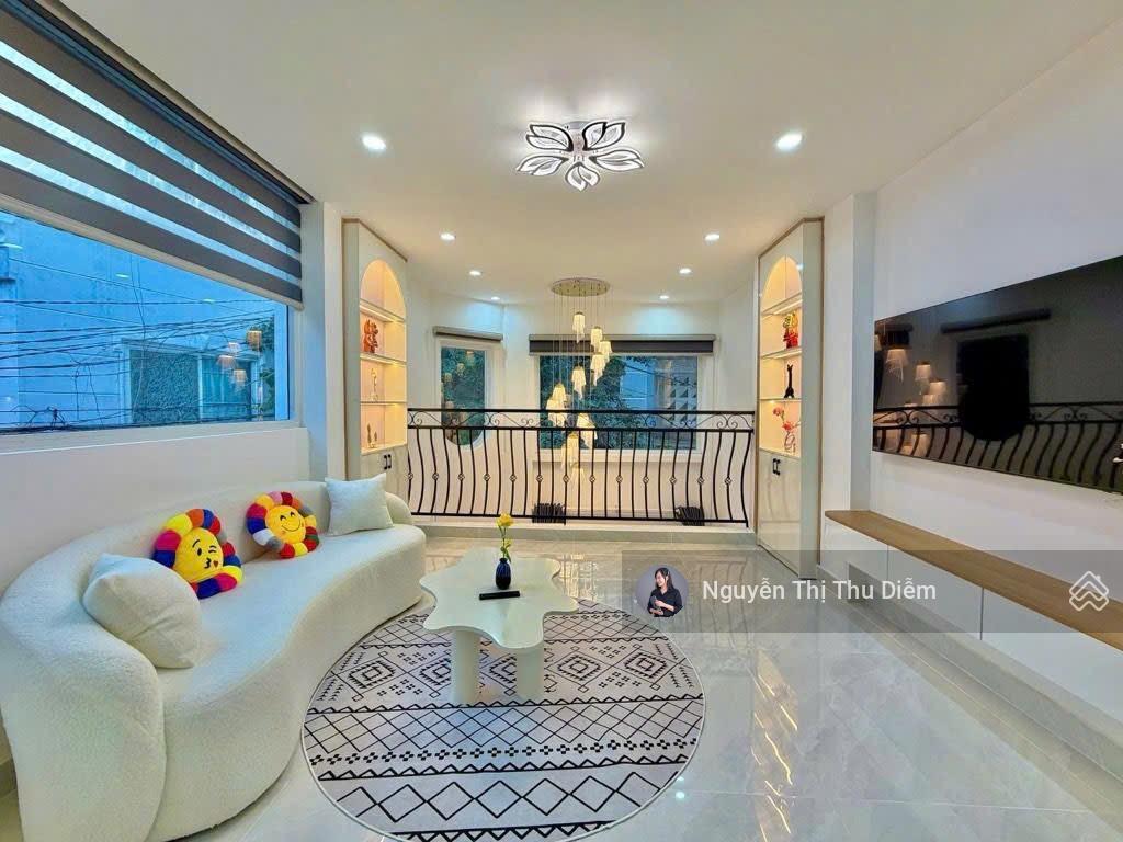 Siêu phẩm nhà mới hẻm xe hơi ngay lê văn sỹ dtsd 110m2  5 tầng sân thượng btct  3pn 4wc full nt