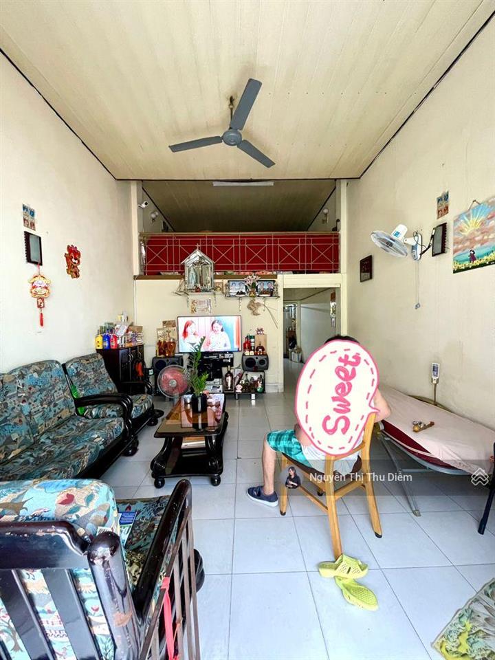 Gấp bán  ngã 4 nguyễn gia trí (d2)  xây chdv  186m2 (6.2m x 27m)  dòng tiền 250tr/tháng