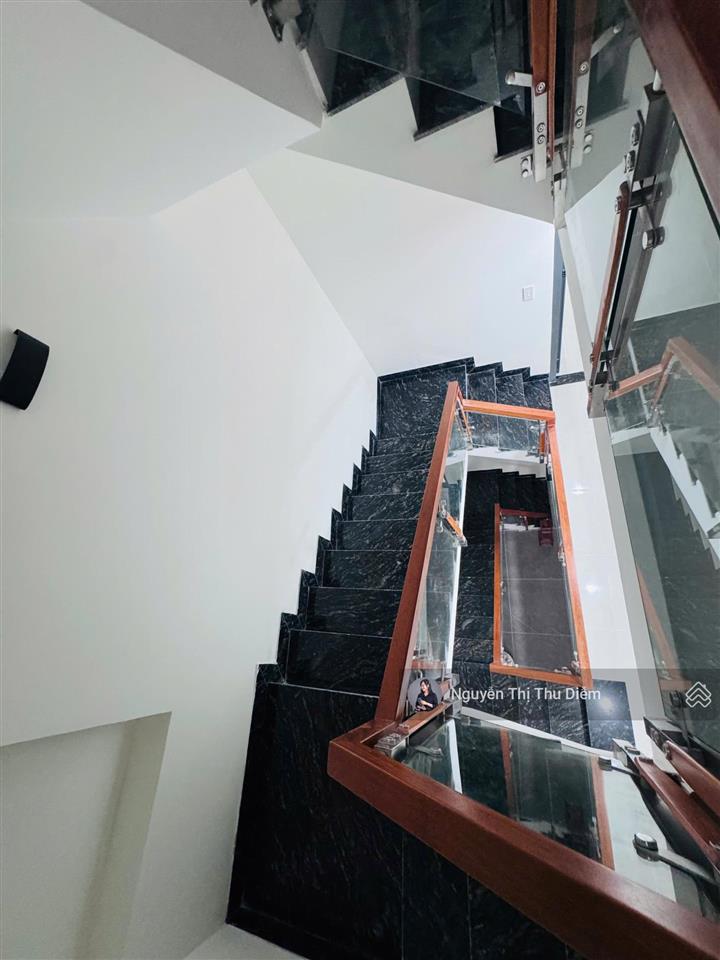 Siêu phẩm chdv 7pn  xe hơi vào nhà 52m2  thông công viên tầm vu  thuê khoán 25tr/th