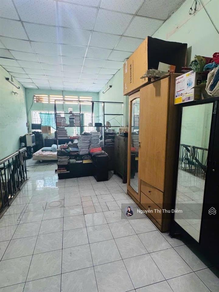 Giảm sâu 2 tỷ  kế bên đh hutech  hẻm xe hơi  2 tầng  66m² (4m x 17m)  sổ vuông vức  xây 5t