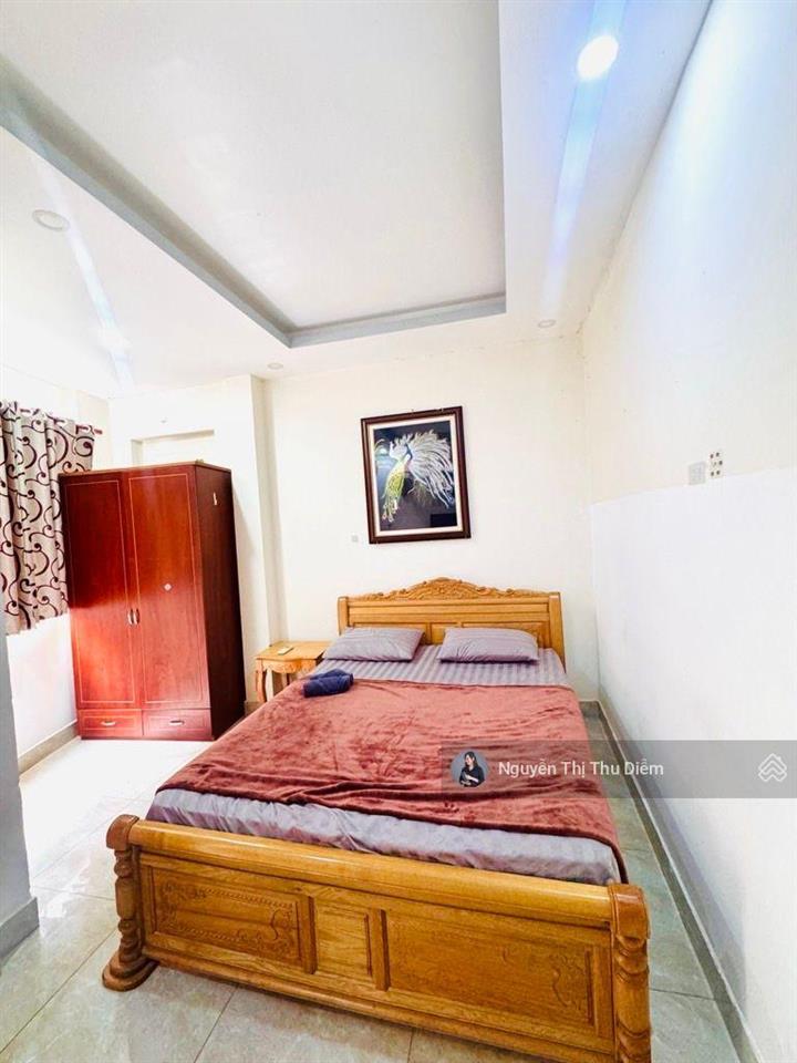 Khu vip đường hoa phú nhuận  khách sạn cc dòng tiền 200 tr/tháng  dt 91 m²  5 tầng  thang máy