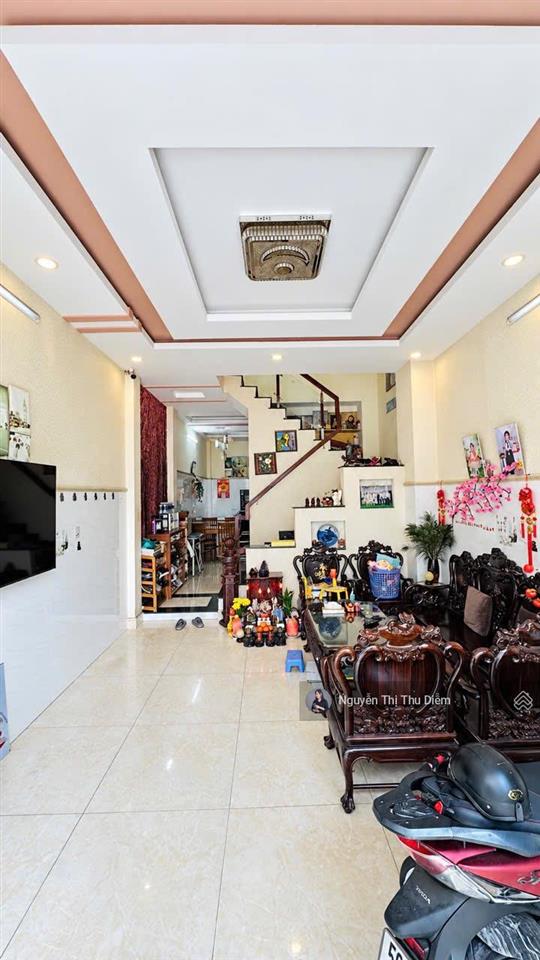 Sát ngay mt phạm văn đồng  hẻm oto tránh  54m2 (4.3mx13m)  ở và kinh doanh