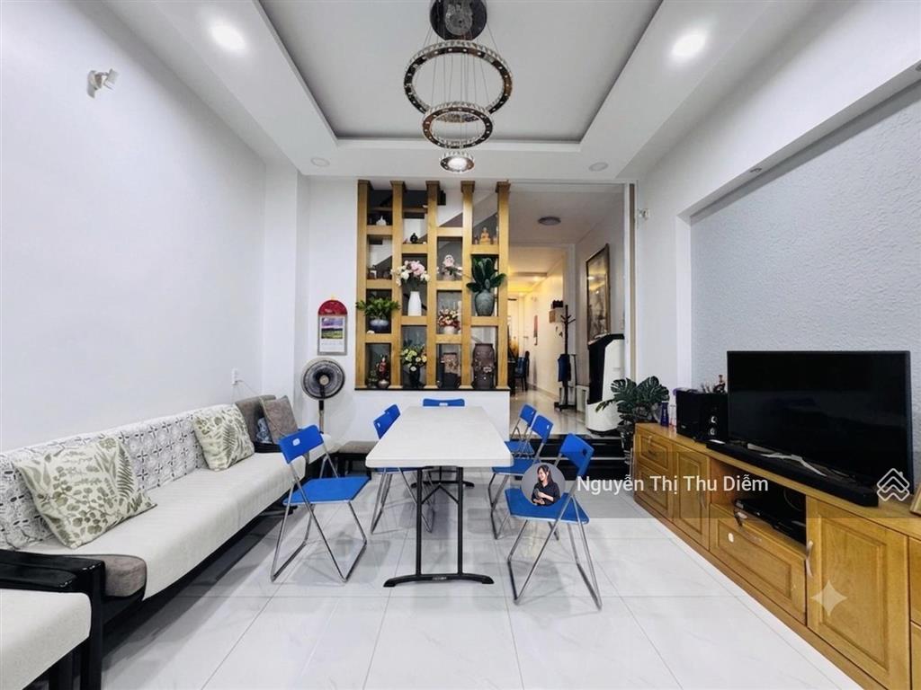 Ô tô 7 chỗ vào nhà  lê quang định 70m2 (4.2m x 16m)  nở hậu 7m  4 tầng btct  có pn tầng trệt