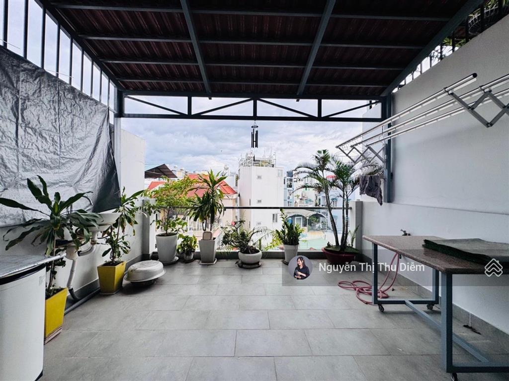 Ô tô 7 chỗ vào nhà  lê quang định 70m2 (4.2m x 16m)  nở hậu 7m  4 tầng btct  có pn tầng trệt