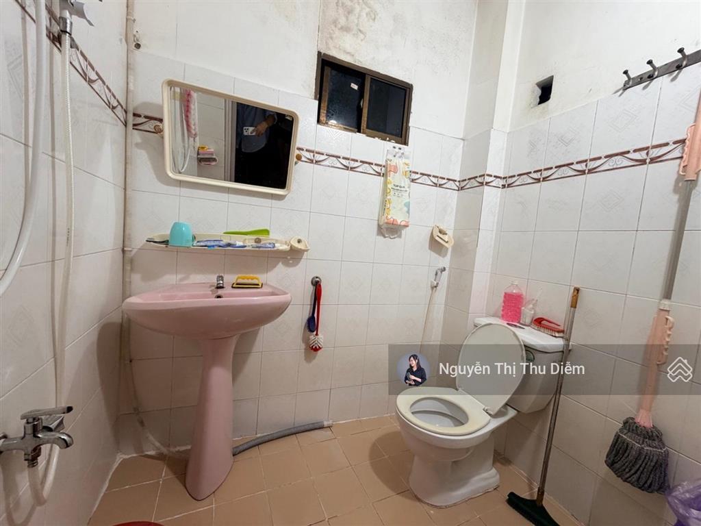 51m2 (8m x 7m)  2 tầng  gần mặt tiền  nhà chia làm 2 căn riêng biệt  chỉ 109tr/m2
