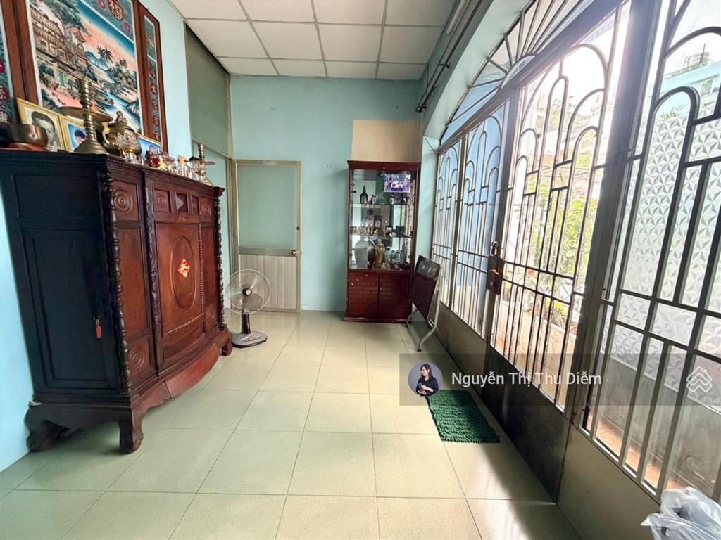 51m2 (8m x 7m)  2 tầng  gần mặt tiền  nhà chia làm 2 căn riêng biệt  chỉ 109tr/m2