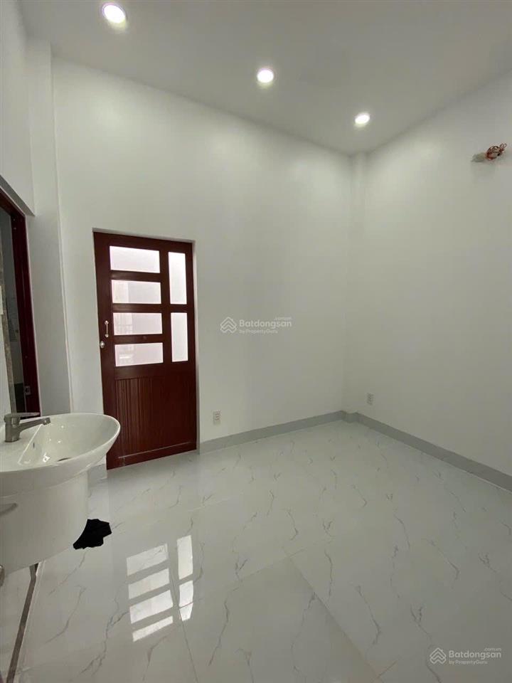 Quận 6 nhà cho thuê lò gốm 2pn giá chỉ 8,5 triệu/tháng